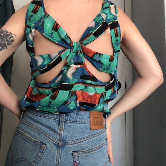 Silky Water Color Tank With Cut-Out Back Detail - Picture 5 of 7